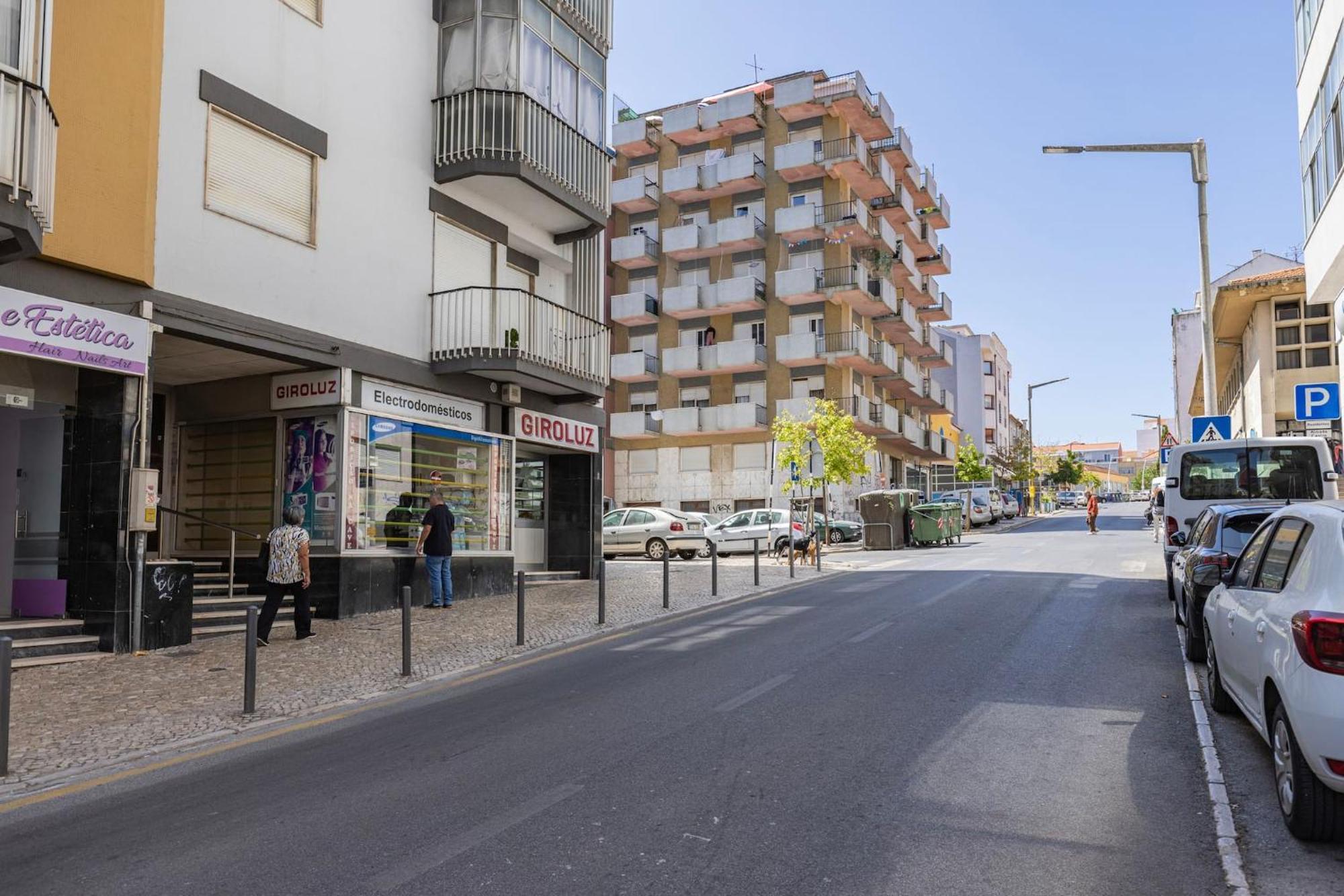 Urban Elegance Apartment Алмада Экстерьер фото