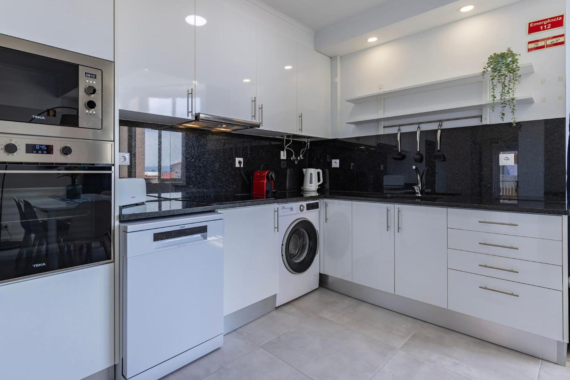 Urban Elegance Apartment Алмада Экстерьер фото