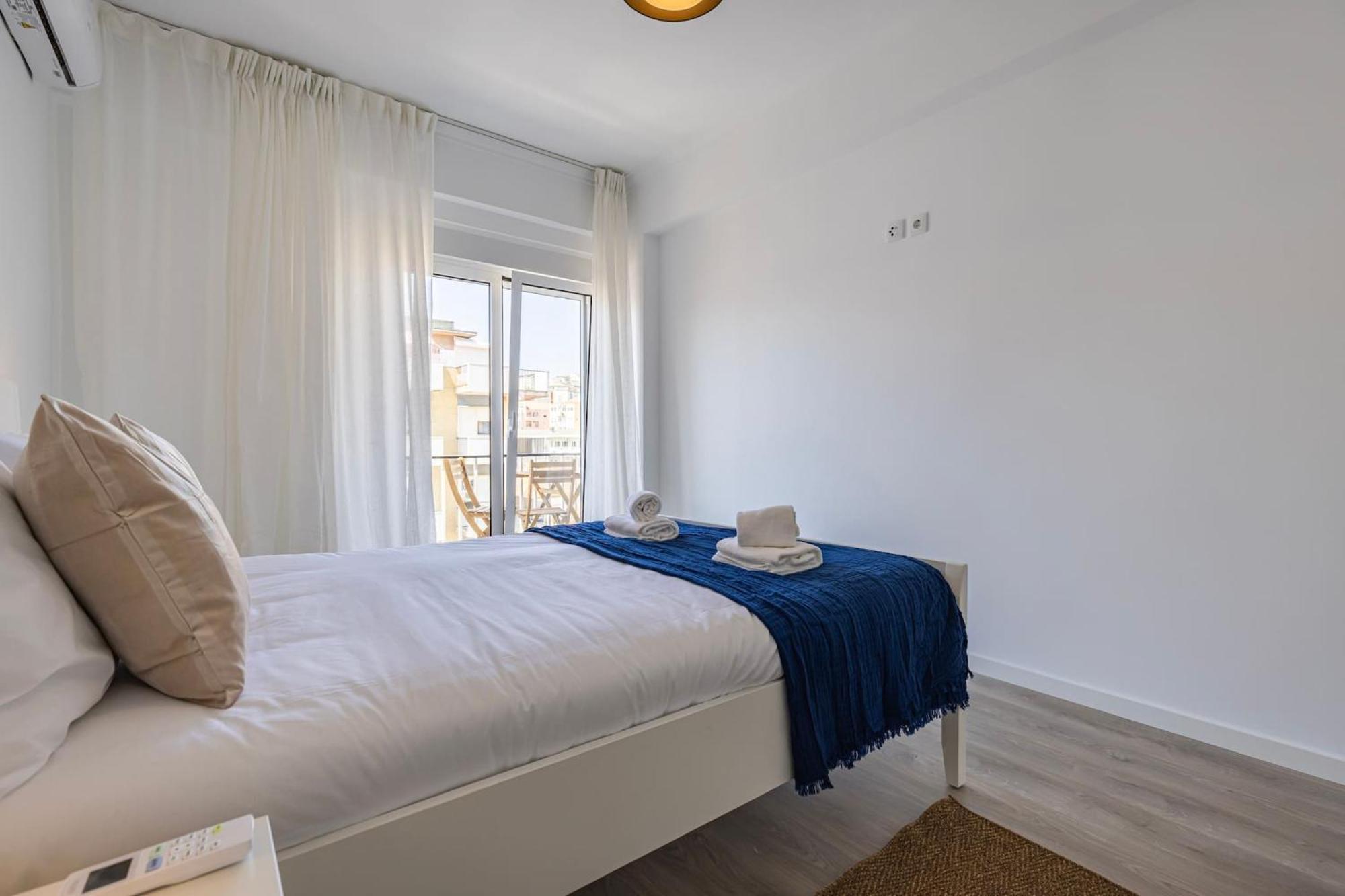 Urban Elegance Apartment Алмада Экстерьер фото
