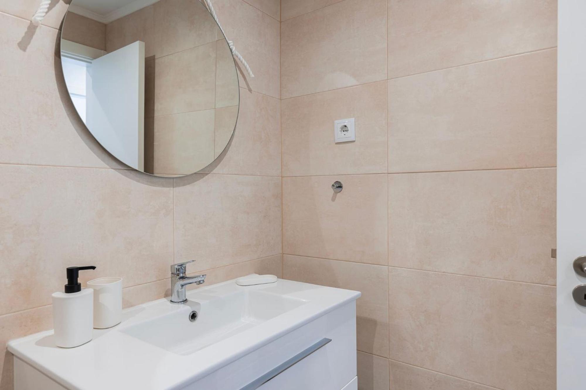 Urban Elegance Apartment Алмада Экстерьер фото